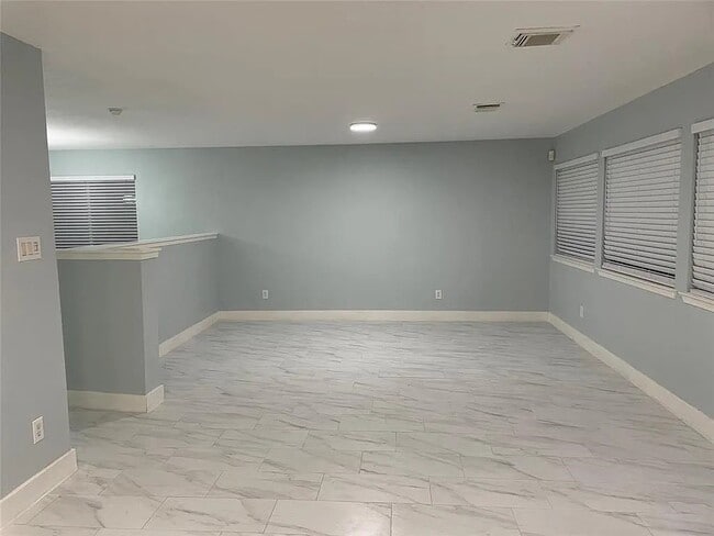 Building Photo - 6310 Hall Pond Ct