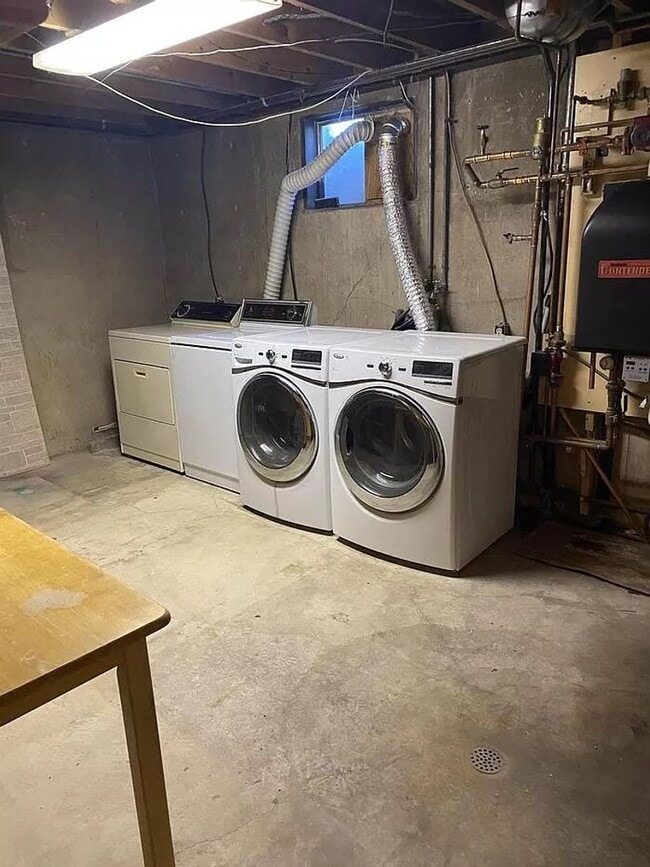 Building Photo - 1 Bedroom 1 Bath Basement Apartment