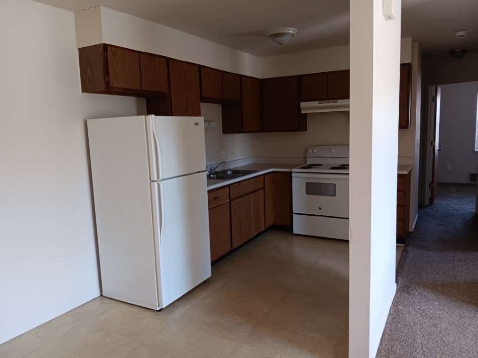 Building Photo - 125 Crescent Lake Rd