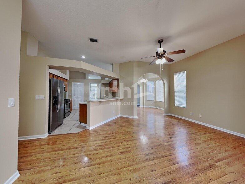 Building Photo - 2462 St Johns Ln