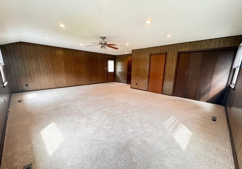 Building Photo - 2710 Academy Dr