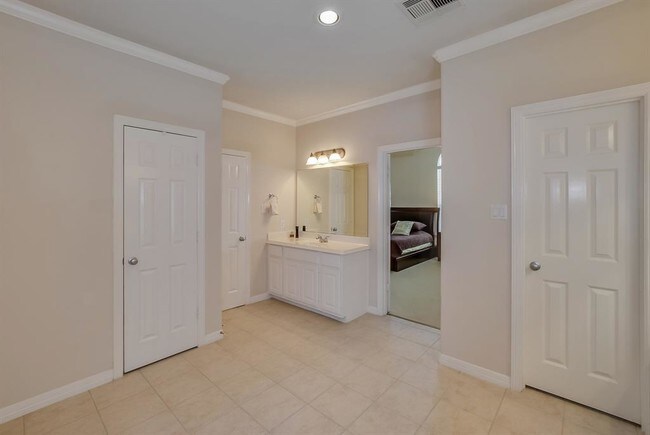 Building Photo - 1130 Sopris Dr