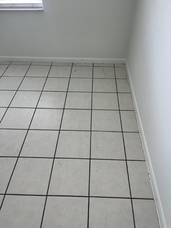 Building Photo - 2-bedroom, 2-bathroom Duplex available.