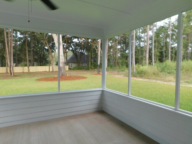 Building Photo - Grove Point Beauty