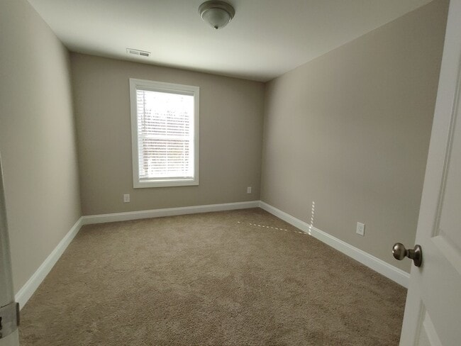 Building Photo - 2015 Brantley Creek Dr