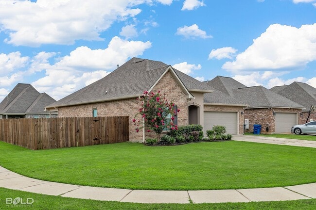 Building Photo - Check Out this 3 bed 2 bath in Shreveport