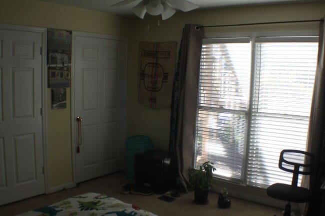 Building Photo - 2 Bedroom Apartments/Townhomes in Five Poi...