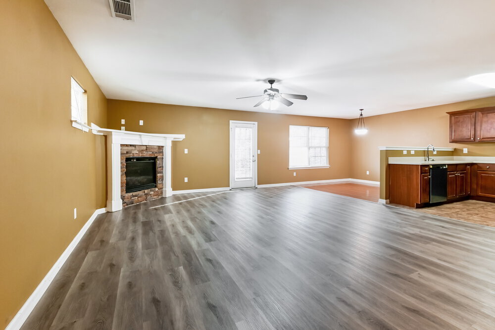 Building Photo - 327 Village Chase