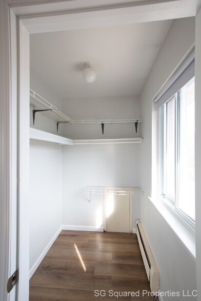 Building Photo - 803 Plate St