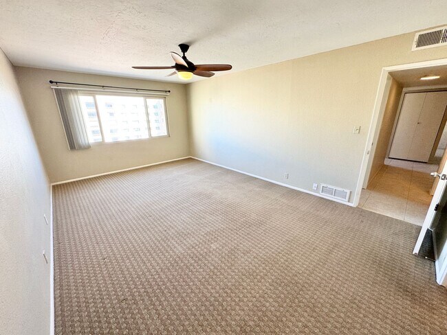 Building Photo - Amazing 2 Bedroom/2 Bath Condo!  Top Level Corner Unit with Spectacular Amenities!