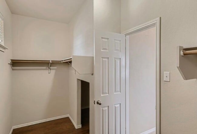 Building Photo - 301 Comal Run