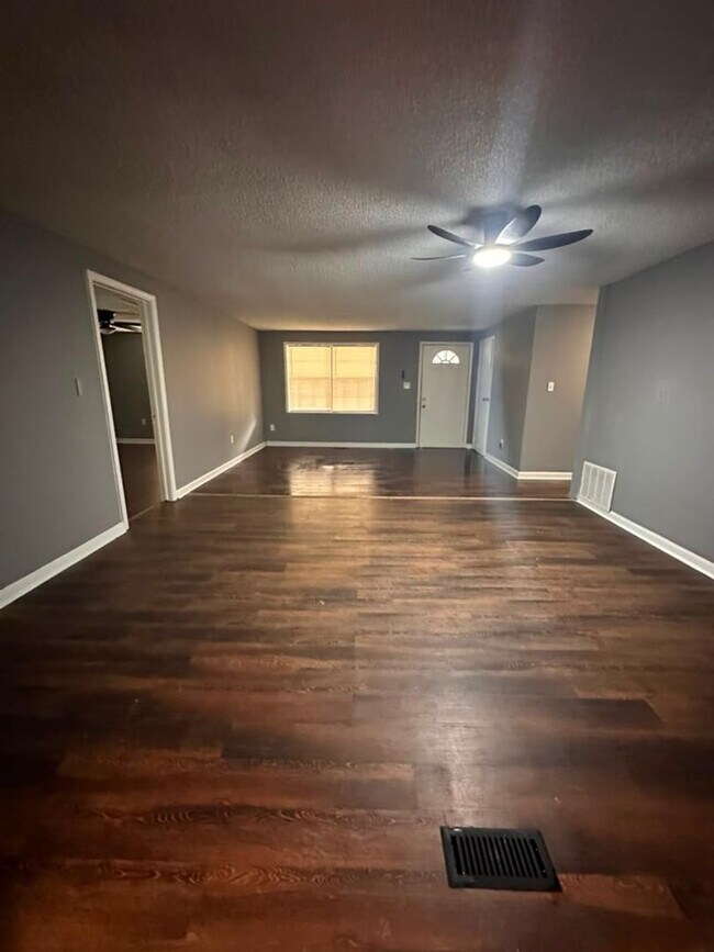 Building Photo - 821 Desota Pl