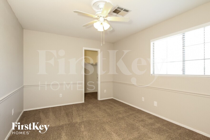 Building Photo - 18039 N 89th Dr