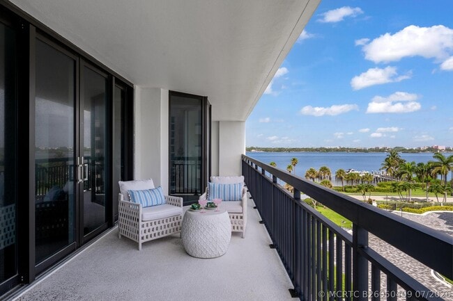 Building Photo - 3140 S Ocean Blvd