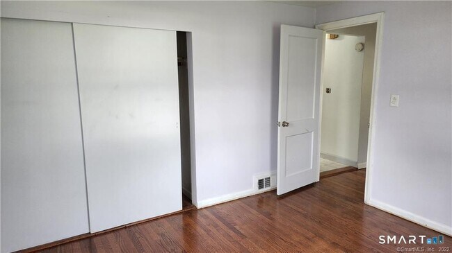 Building Photo - 25 Madsen Rd