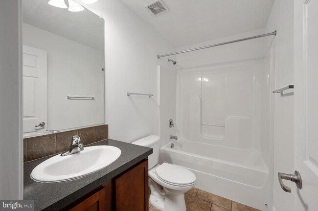 Building Photo - 259 Olympic Dr