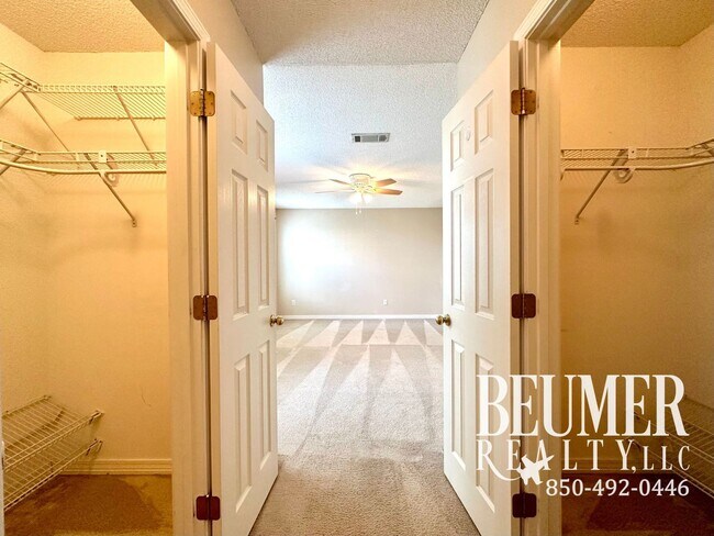 Building Photo - Spacious 3 bd/2 ba Open Floor Plan Home fo...
