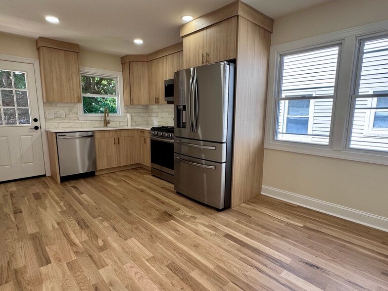 Brand New Kitchen - 47 Sherwood Ave