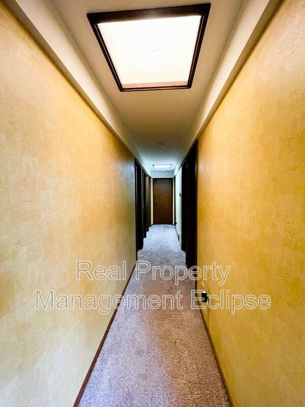 Building Photo - 11105 SE 59th St