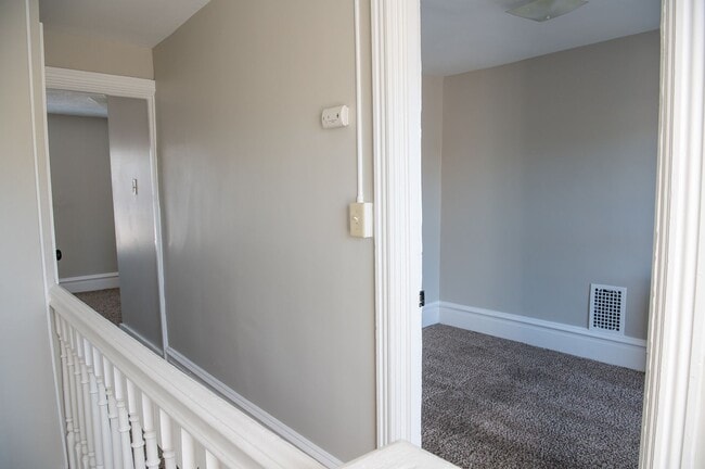 Building Photo - 307 Muench St