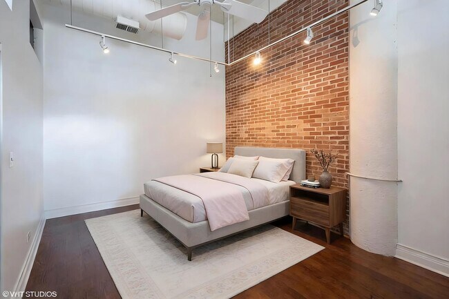 Building Photo - 1019 W Jackson Blvd