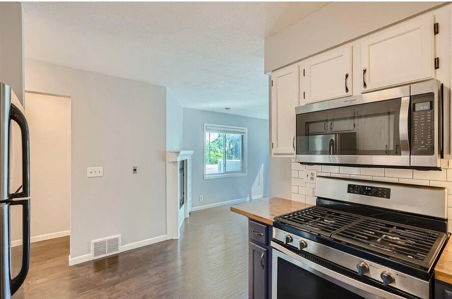 Building Photo - 2201 2nd Ave N