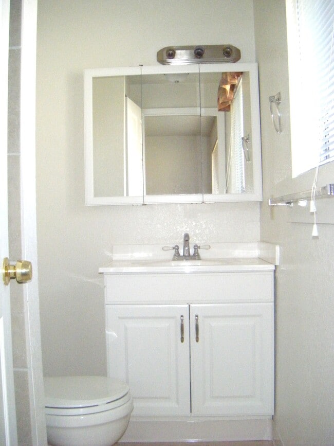 Building Photo - 3649 S Constitution Way