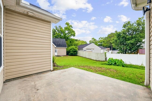 Building Photo - 2375 Morlynn Dr