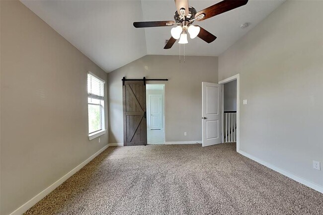 Building Photo - 7447 River Pines Dr