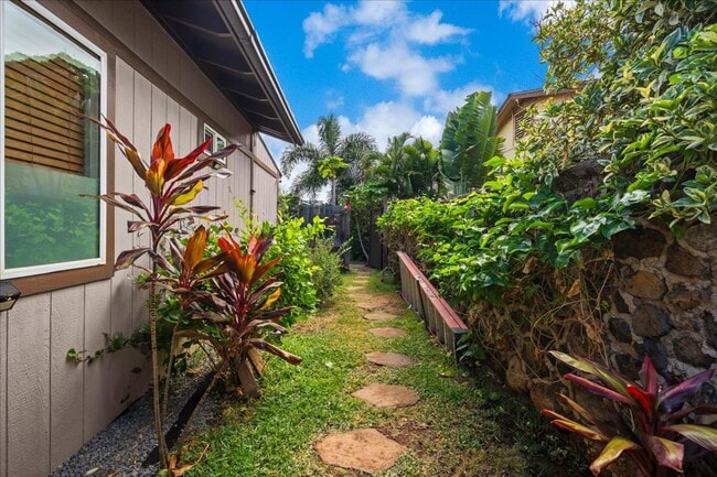 Building Photo - Remodeled Studio in North Kihei | Furnished & Pet-Friendly