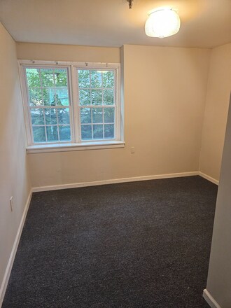 Building Photo - 1357 Oxford Rd NE