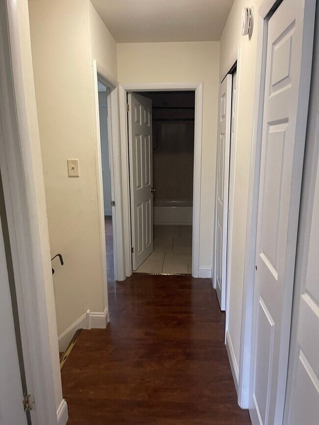 Building Photo - Alban Park Townhome