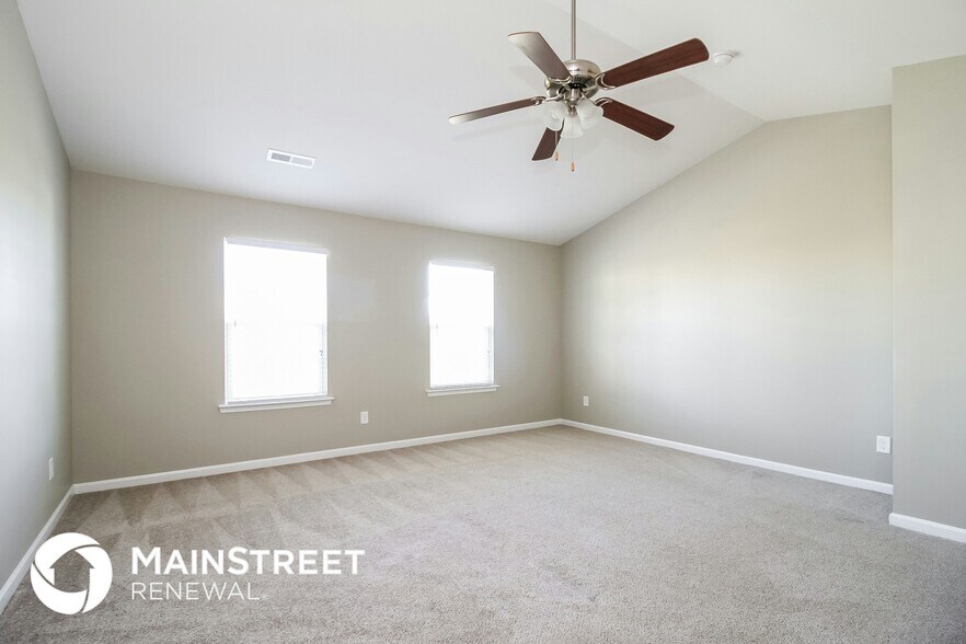 Building Photo - 2710 Pine Cove Dr SW