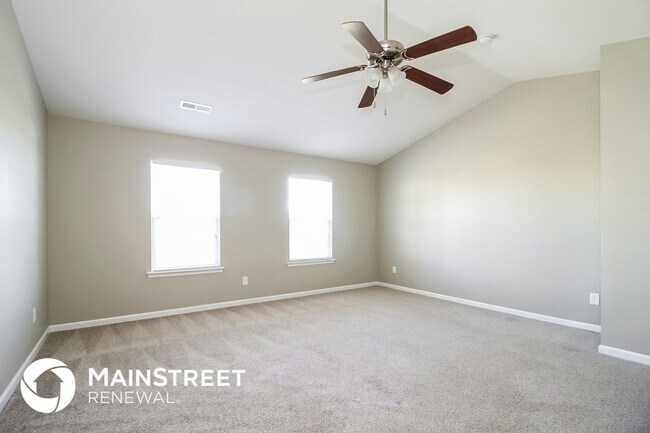 Building Photo - 2710 Pine Cove Dr SW