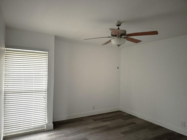 Building Photo - 855 NW 80th Way