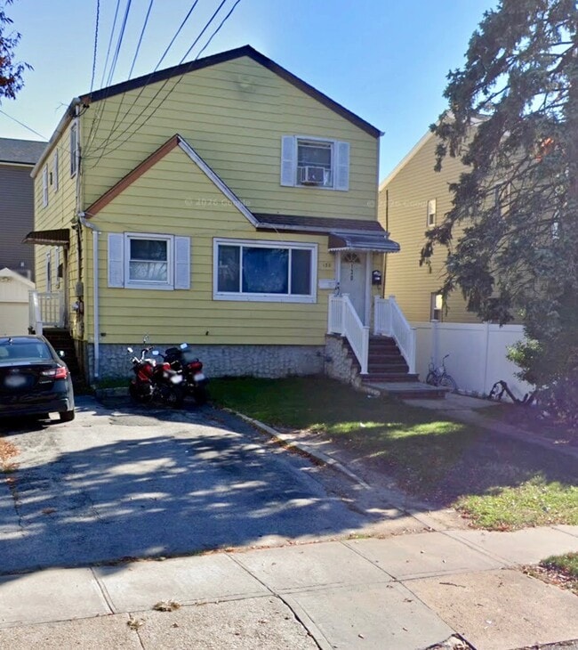 Building Photo - 130 Baisley Ave