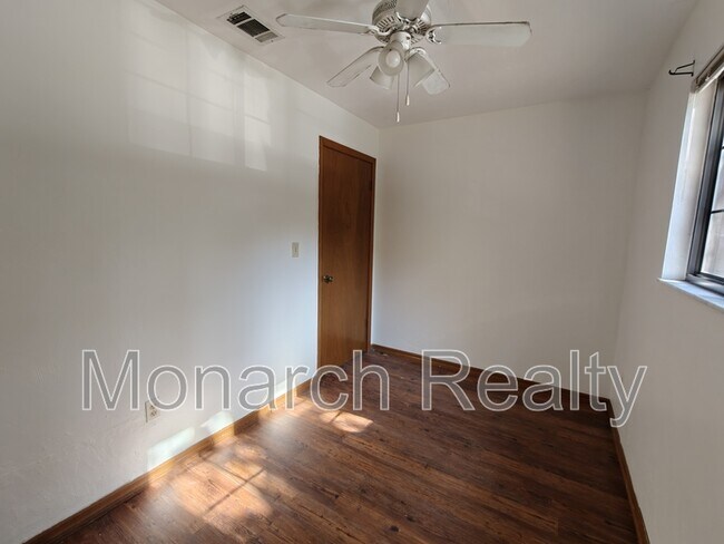 Building Photo - 830 SW 56th Terrace