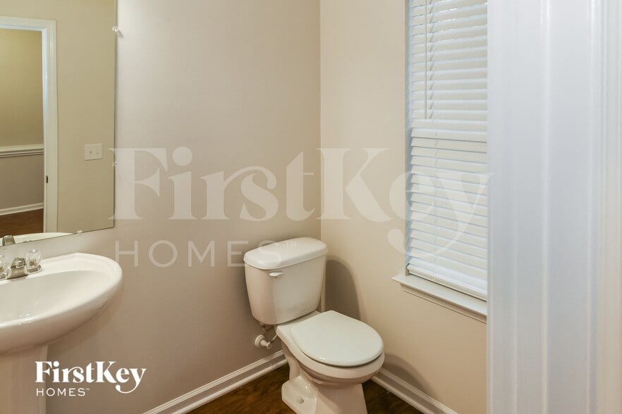 Building Photo - 6714 Barefoot Forest Dr