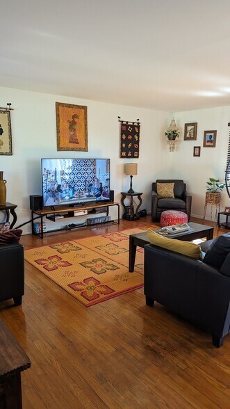 Building Photo - 1711 Reetz Rd