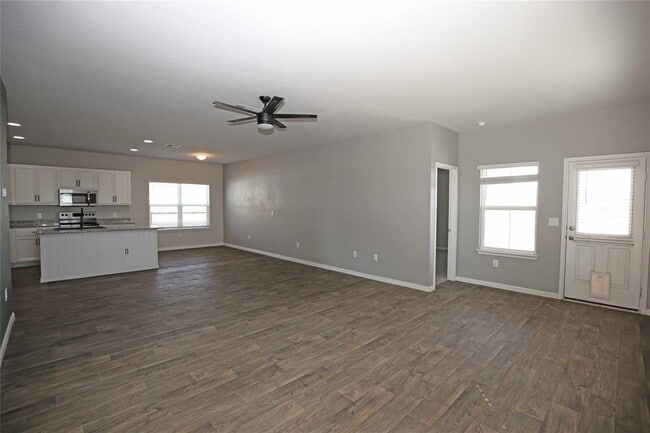 Building Photo - 325 Old Glory Trail