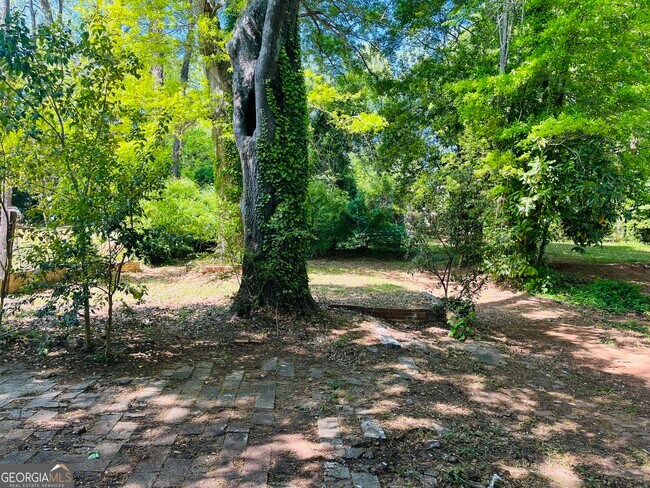 Building Photo - 410 Alford St