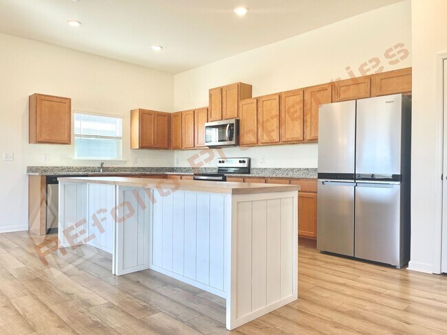 Building Photo - 6117 Oak Psge Dr