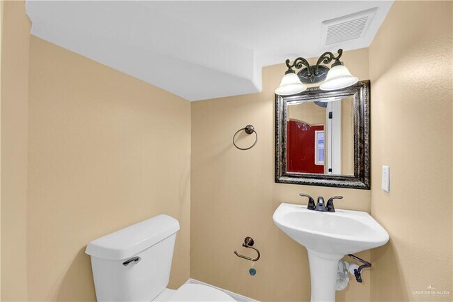 Building Photo - 3218 Lerma Dr
