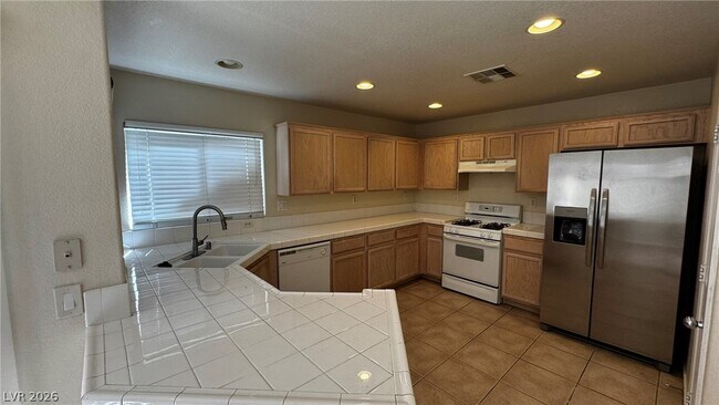 Building Photo - 10435 Prairie Schooner Ave