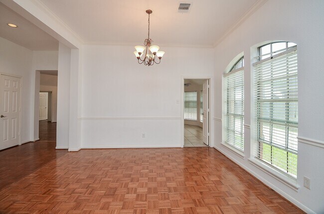 Building Photo - 1631 Berkoff Dr