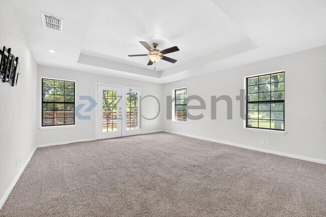 Building Photo - 3901 High Rd