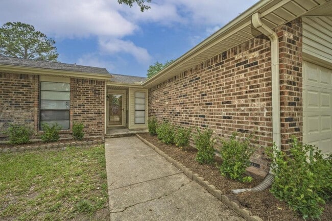 Primary Photo - 5423 Dunnethead Dr