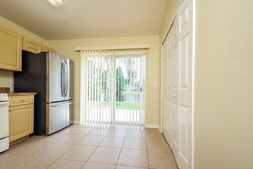 Building Photo - 7426 Oxford Garden Cir