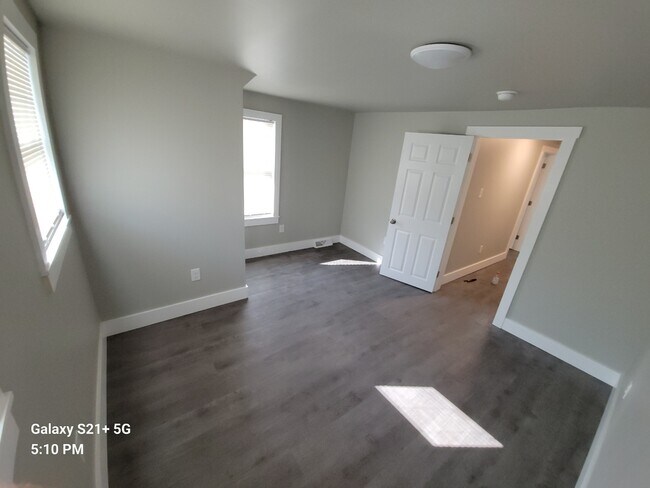 Building Photo - 109 Church St