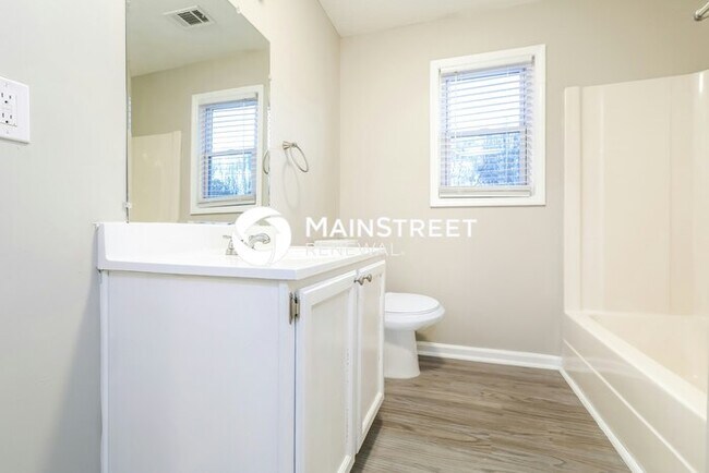 Building Photo - 3 Bedroom Pet-Friendly Home in Stone Mountain, GA with Main Street Renewal